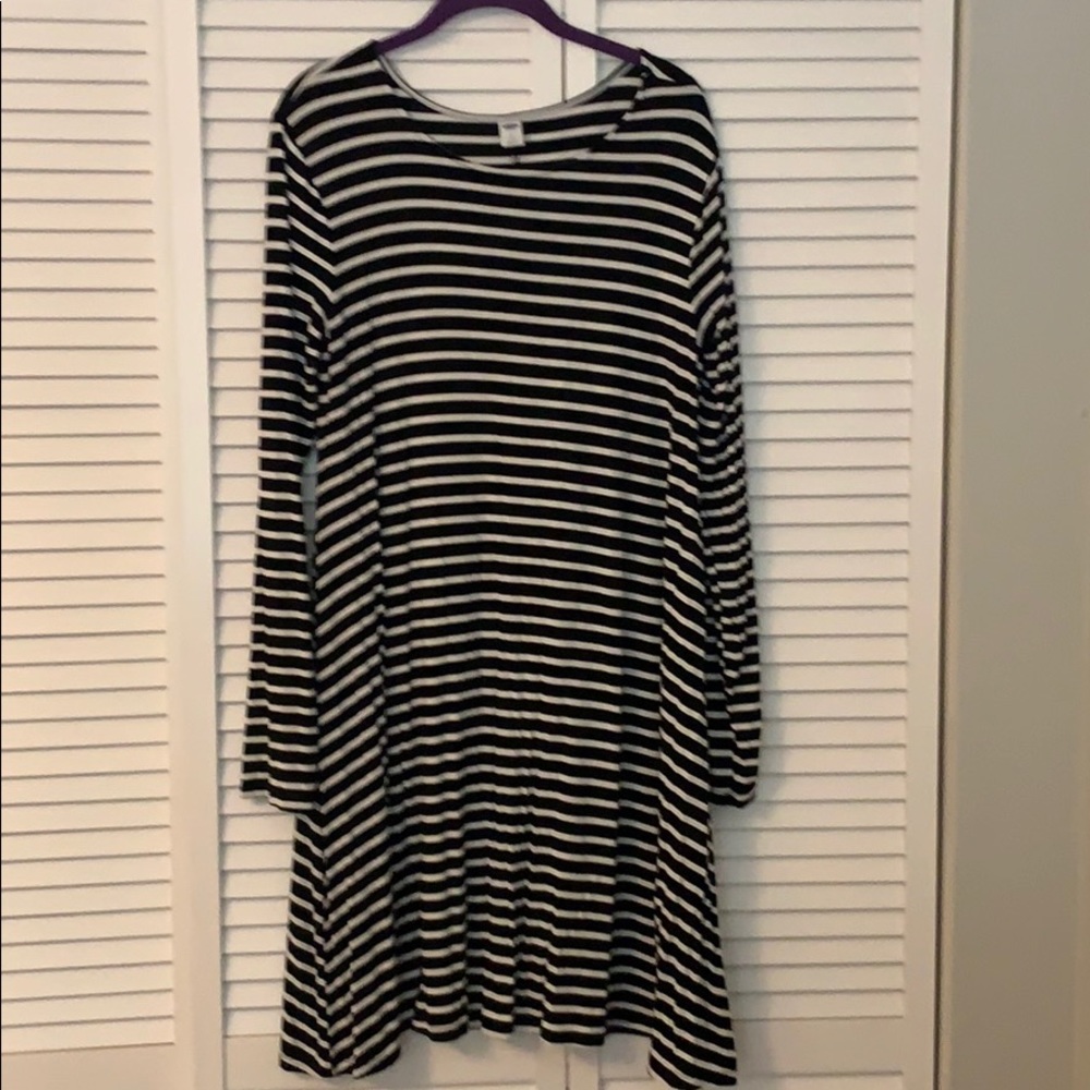 Black + White Striped Old Navy Swing Dress size LT